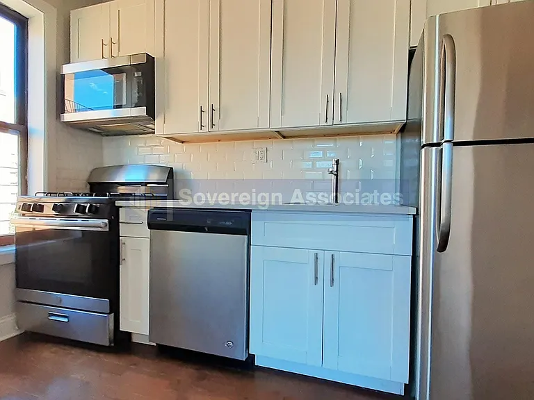 2254 5th Ave #14 — Photo 3