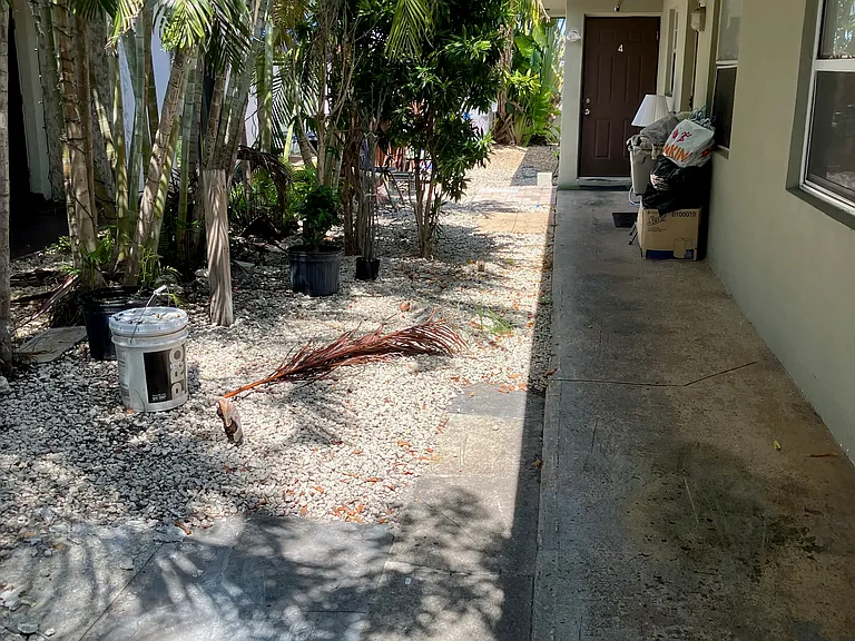 SE 9th Ave — Photo 1
