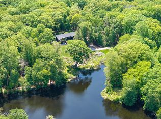 198 Woodchuck Rd, Stamford, CT 06903