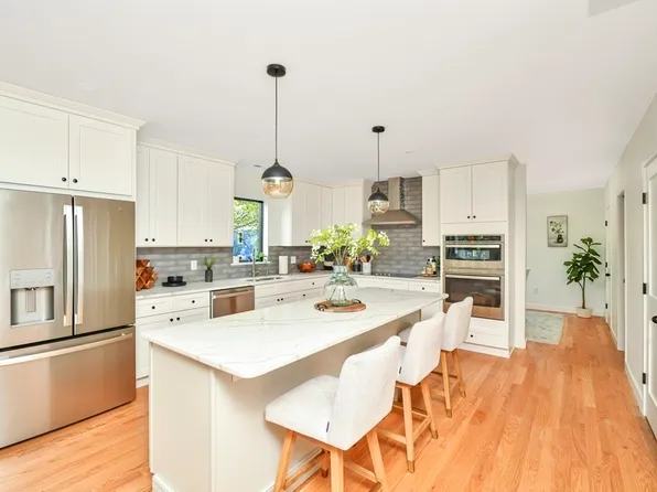 150 Columbia St #3, Cambridge, MA 02139