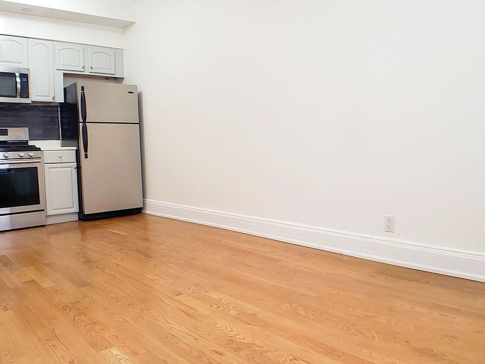 1st image of 176 Meserole St APT 2F