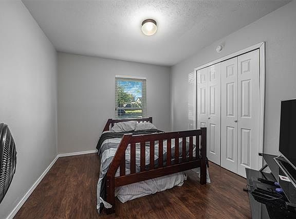 3rd image of 4904 Wagner Dr