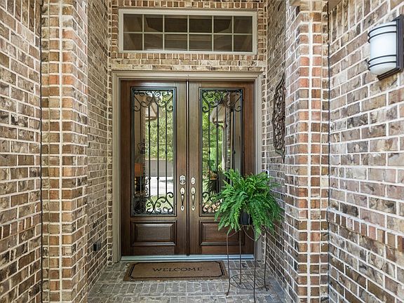 4th image of 102 Bellardia Ct