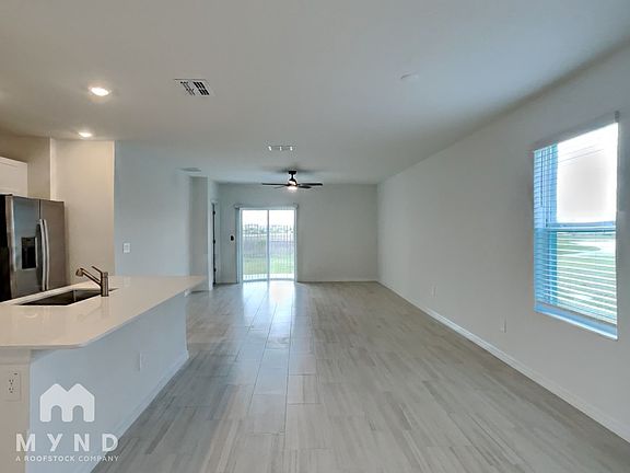 4th image of 35142 Gravelly Dr