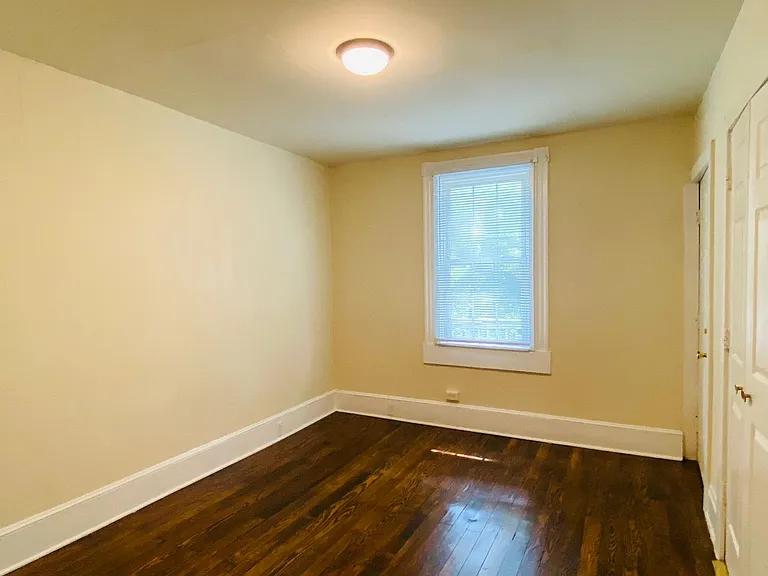 4 N. Dooley Ave — Photo 12