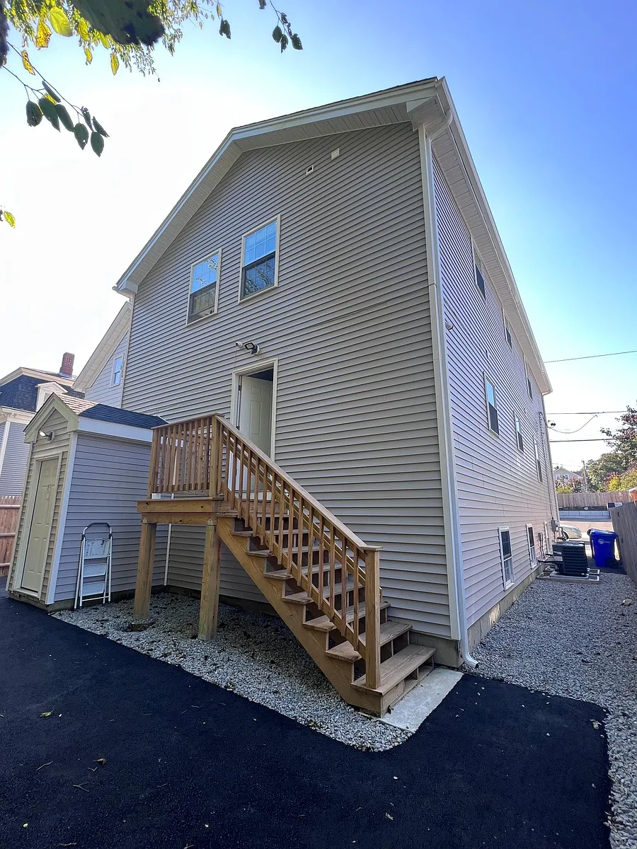 Building Photo - 109 Bowdoin St #1