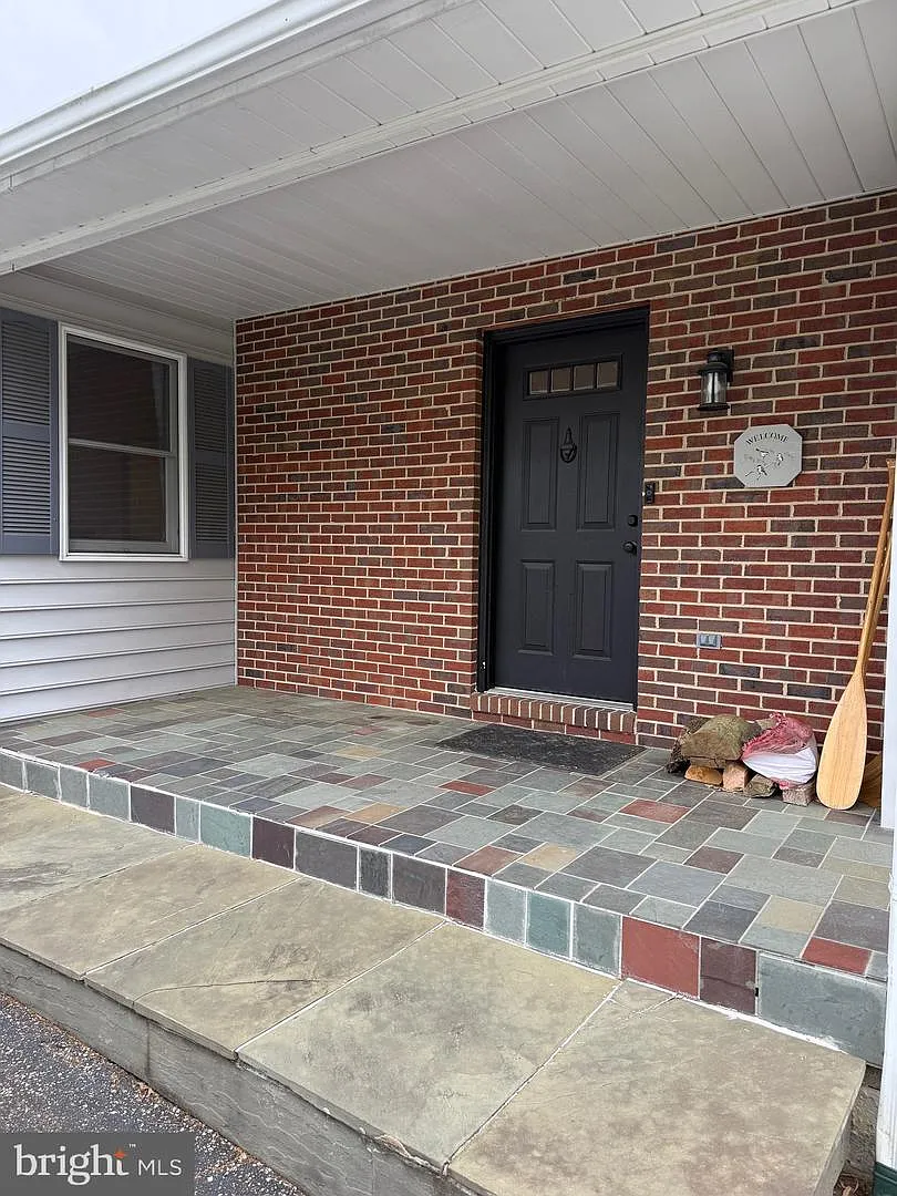 3 bed, 2.5 bath, 1796 sqft, $4,000 — Photo 3