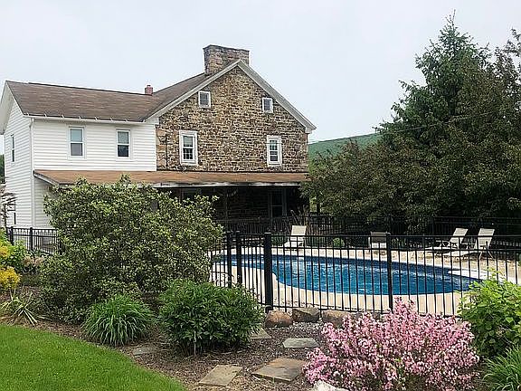 4th image of 373 Masden Ln