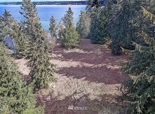 26 SE Camano Dr, Camano Island, WA 98282