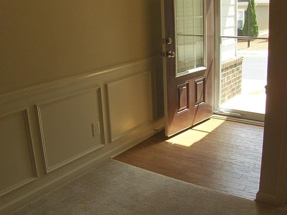 3rd image of 143 Abbey Cir
