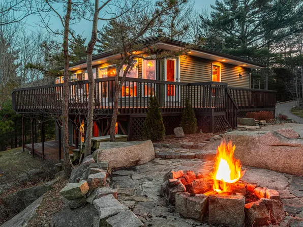 16 Pine Ledge Lane, Mount Desert, ME 04660