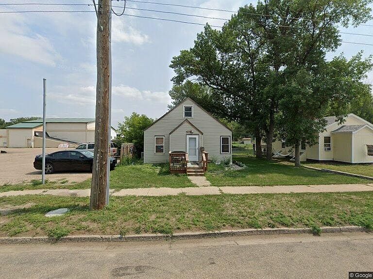 2nd image of 419 13th St SE