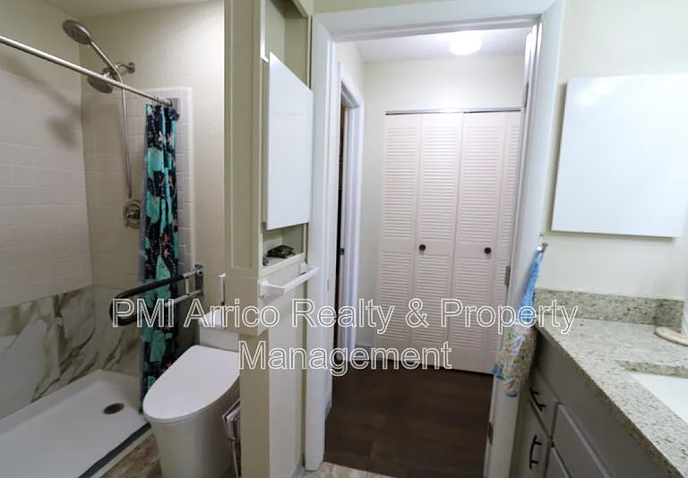 323 Knottwood Ct — Photo 19
