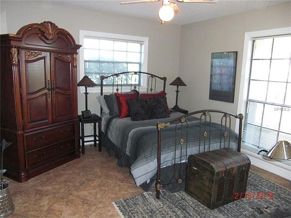 3rd image of 439 N Pine Meadow Dr