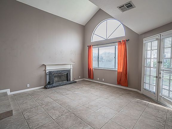 4th image of 22814 Fir Ct