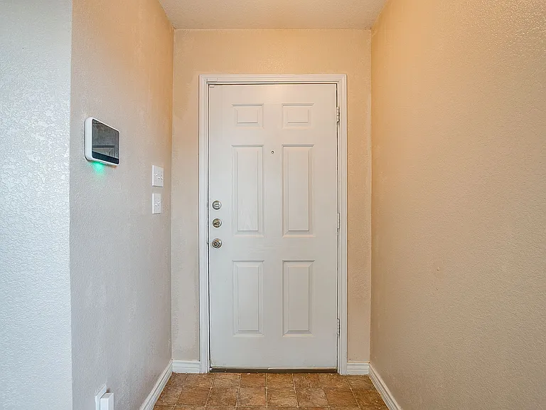 14024 Esperanza Dr — Photo 6