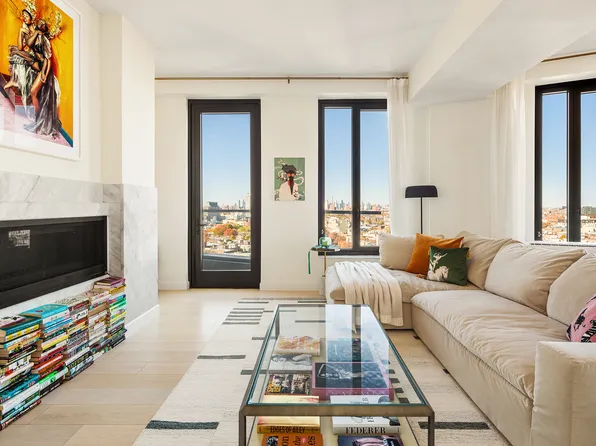 856 Washington Avenue image 2 of 30