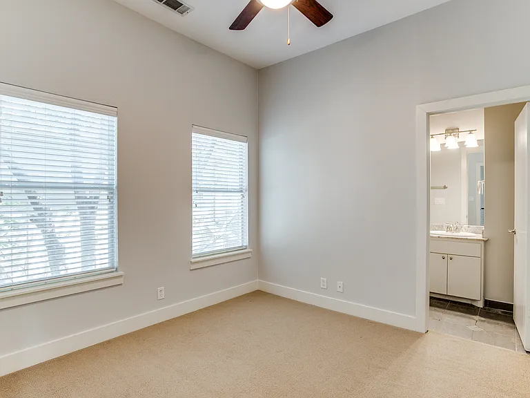 3824 Brown St #B — Photo 12
