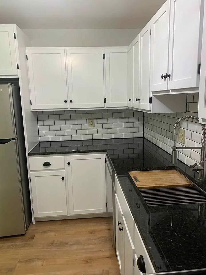 2 bed, 820 sqft, $2,200 — Photo 2