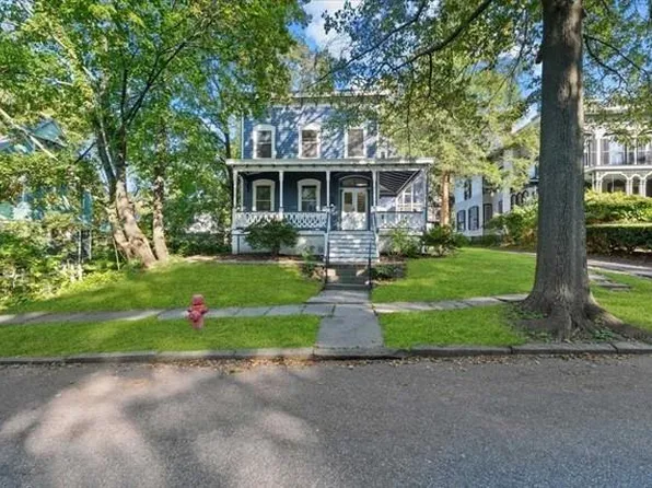 9 Garfield Place, Poughkeepsie, NY 12601