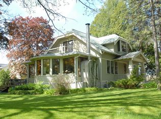 4811 W Donges Bay Rd, Mequon, WI 53092