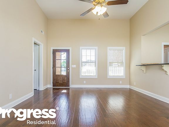 3rd image of 8371 Manor Farm Dr