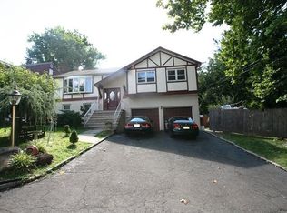 1084 Robin Ln, Union, NJ 07083