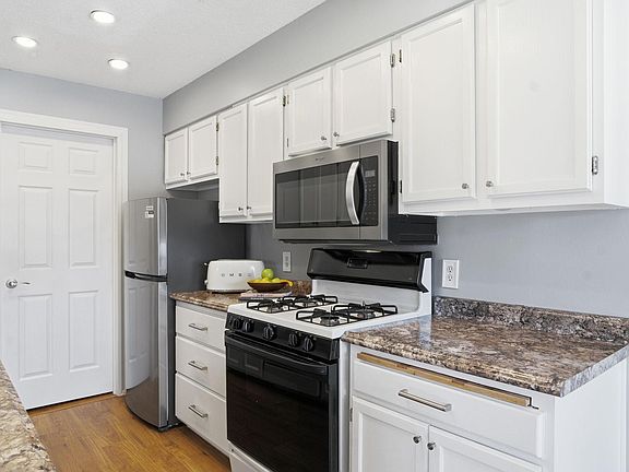 5th image of 7404 Landau Dr