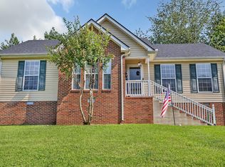 1043 Woodbrier Ln, Greenbrier, TN 37073