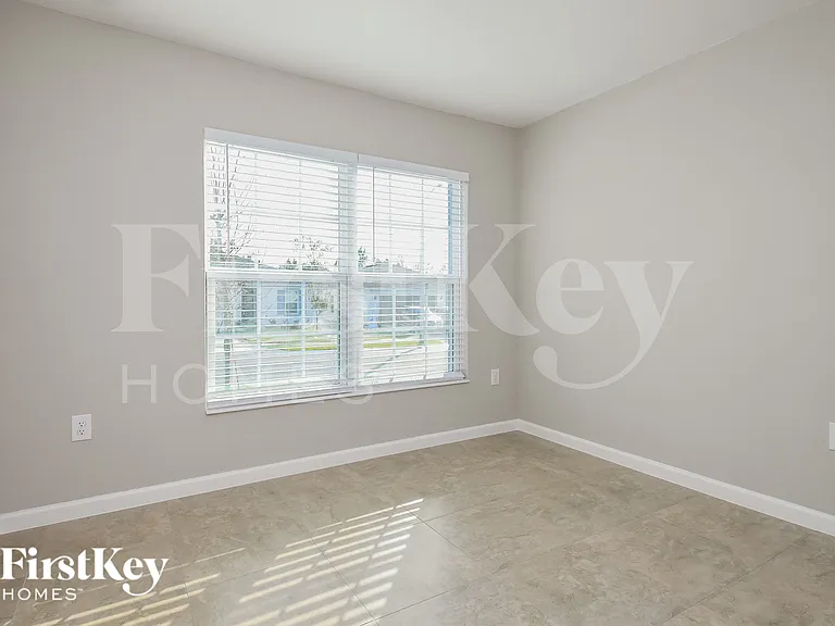 466 Earhart Dr — Photo 13
