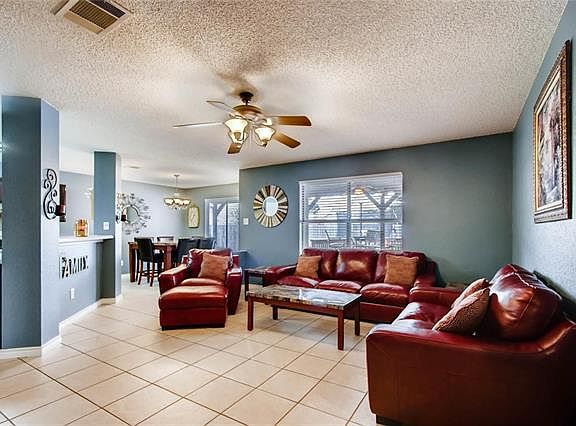 4th image of 2202 Darnell Dr