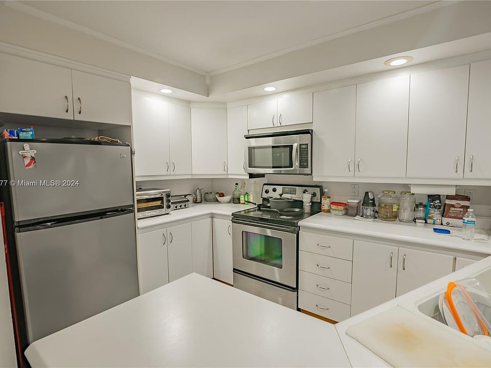 1st image of 3545 NE 167th St APT 301