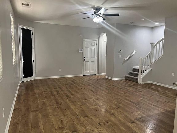 4th image of 11019 International Dr