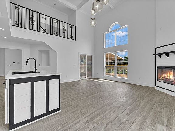 5th image of 4275 W Bell Flower Dr