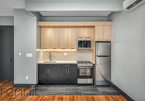 2nd image of 37 Wilson Ave #4L