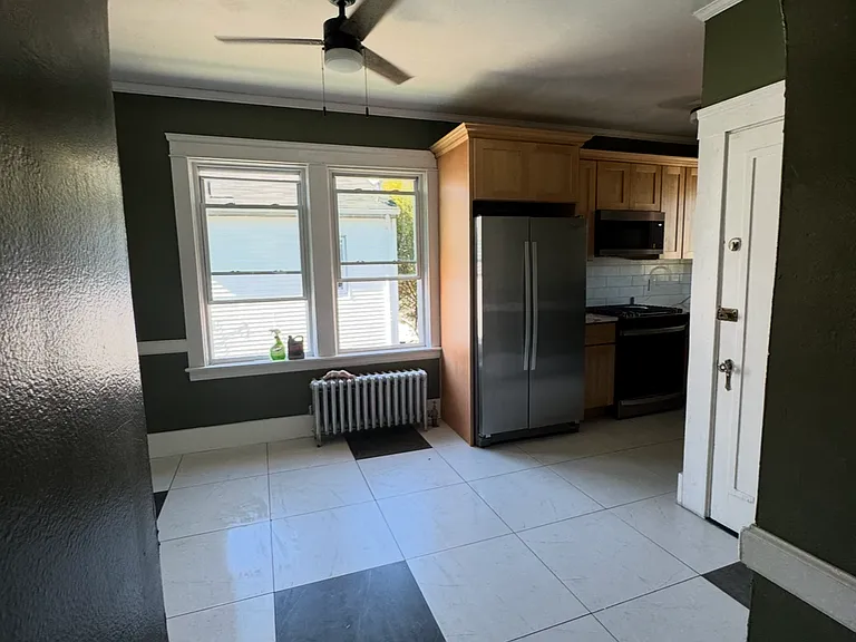 140 Woodbine St #2 — Photo 4