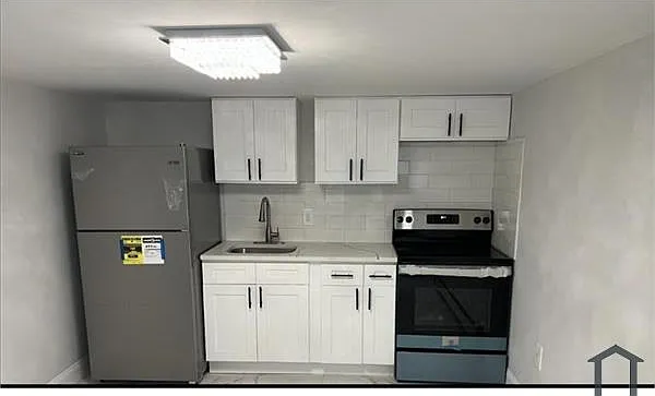 4629 Carpenter Ave — Photo 3