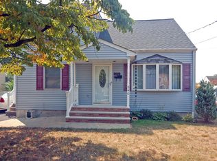 340 Howard Ave, Middlesex, NJ 08846