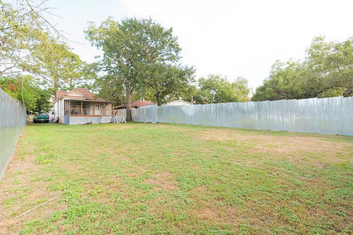 2 bed, 1.0 bath, 580 sqft, $1,399 — Photo 3
