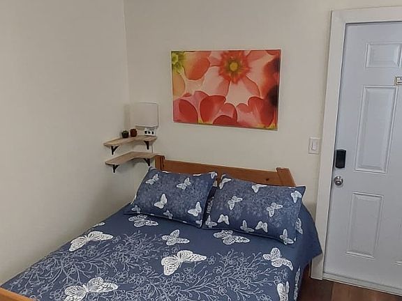 3rd image of 4313 Lee Blvd #3