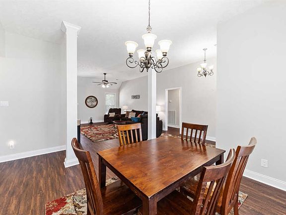 4th image of 1582 Rosebury Ln