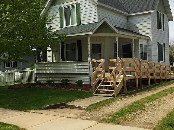 2nd image of 216 S Main St