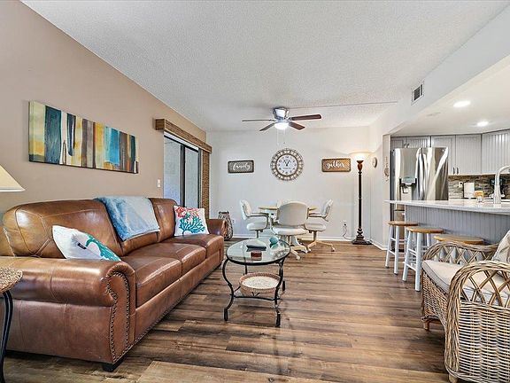 4th image of 1 Castania Ct
