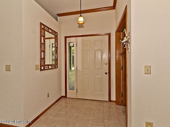 4th image of 101 Glen Cove Pl