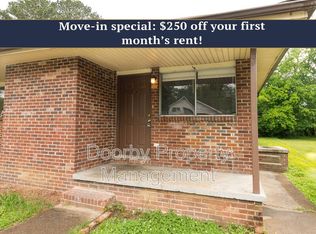 807 Henderson Ave #A, Rossville, GA 30741