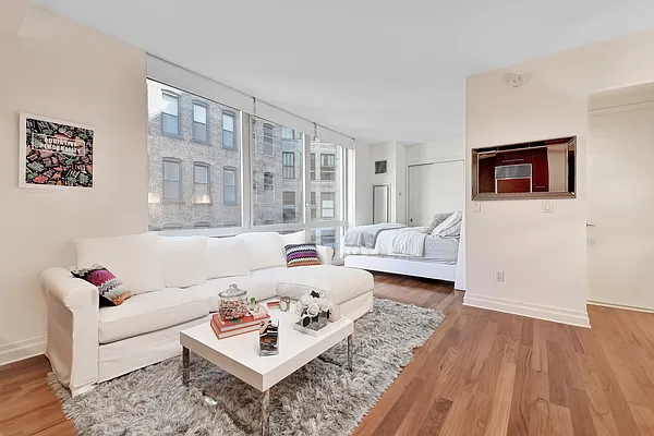 Rented by City Connections Realty | media 1