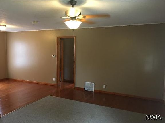 5th image of 210 W 30th St
