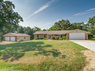 4301 Darin Dr, Jefferson City, MO 65109