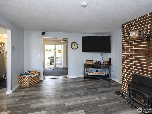 5th image of 438 174th Street S