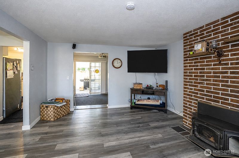 5th image of 438 174th Street S